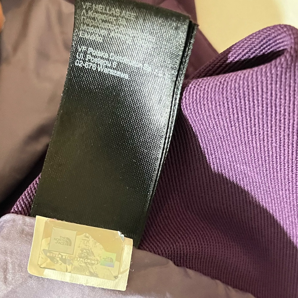 The North Face Puffer Jacket - Picture 7 of 12